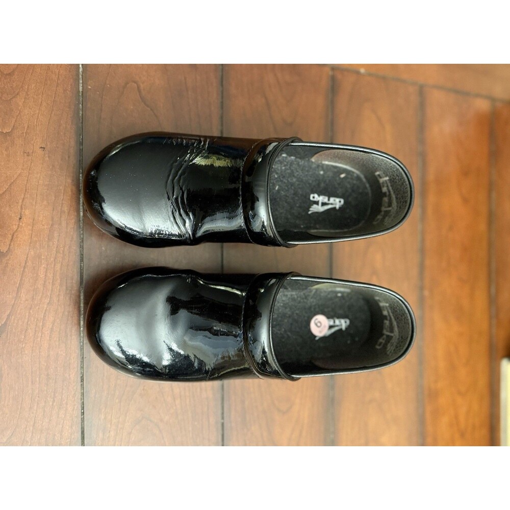 Patent black leather Dansko Pro‎ clogs - size 9